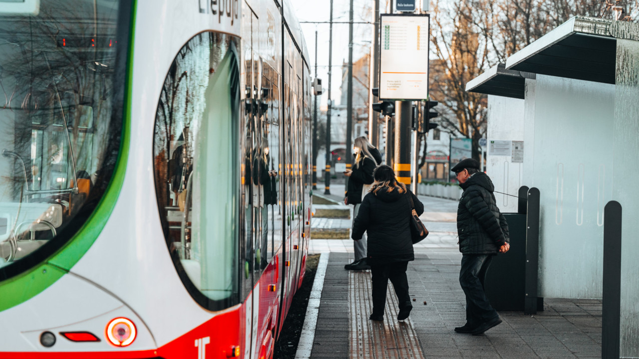 Martā Liepājas sabiedriskajā transportā ar e-biļeti reģistrēti par 90 % vairāk braucienu