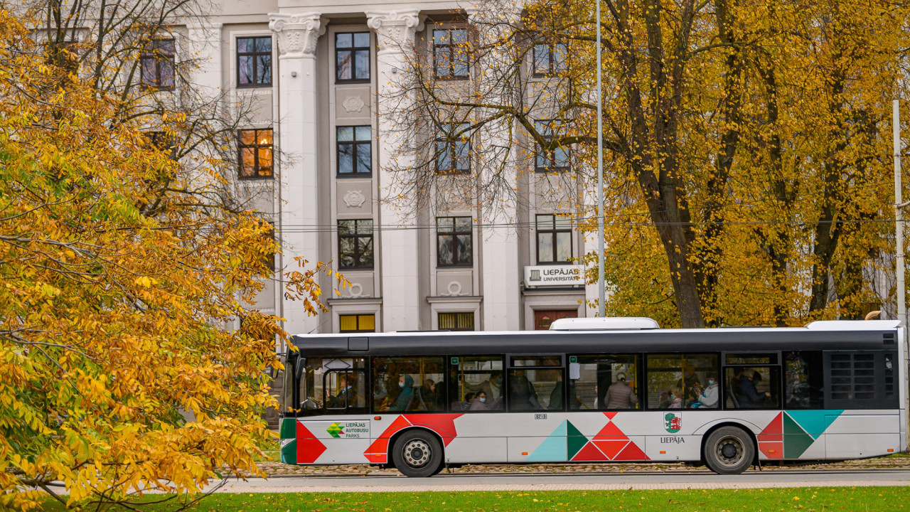 Rudens brīvlaikā skolēnu reisi netiks veikti