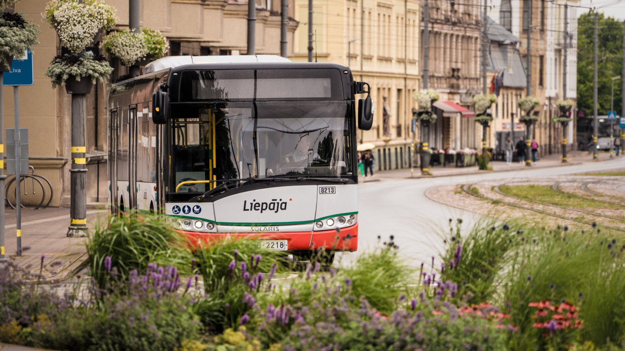 Pirmā rudens sezonas mēneša transporta dati apliecina stabilu jaunā maršrutu tīkla darbību