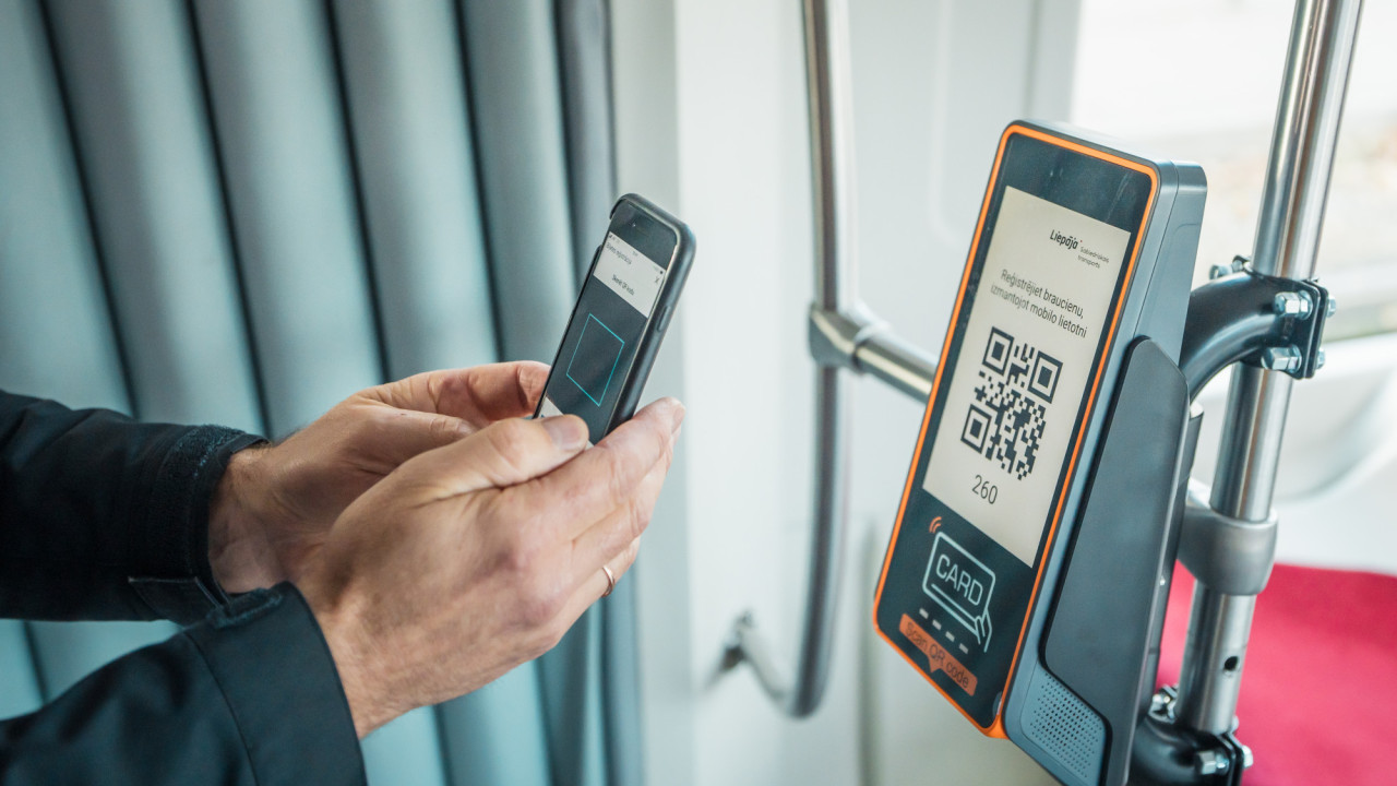 Elektronisko norēķinu sistēma sabiedriskajā transportā atkal darbojas ierastajā režīmā