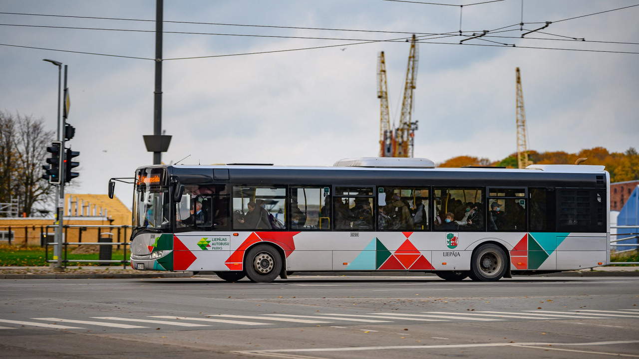 8. maršruta autobusiem brīvdienās būs papildu reisi