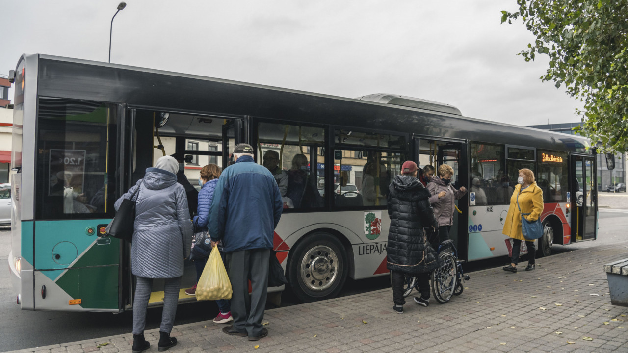 Atsevišķi sabiedriskā transporta reisi netiks veikti vadītāju slimības dēļ